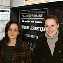 Photo  de X.L pour ubacto - Corinne Bosc et sa collgue devant l'ex-cole Franck d'Armane