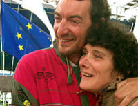 Photo  de  ubacto - Isabelle Autissier avec Ben Parnaudeau, mai 2004