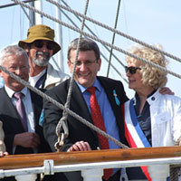 Photo  de   photo : ubacto - 400e  La Rochele ; Rgis Labeaume, maire de Qubec et son pouse