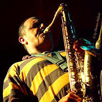 Photo  de  photo DR : portrait du saxophoniste Francis Bourrec