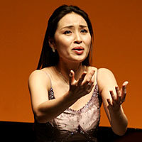 Photo  de  photo : Centre Lyrique de Clermont-Auvergne. Portrait de Yuree Jang, soprano.