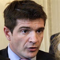 Photo  de � photo : ubacto - Benoist Apparu, ministre du logement et de l'urbanisme, mars 2010